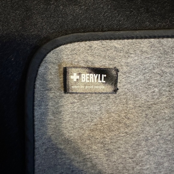 +beryll cashmere wool blend black and gray wrap - Picture 3 of 4